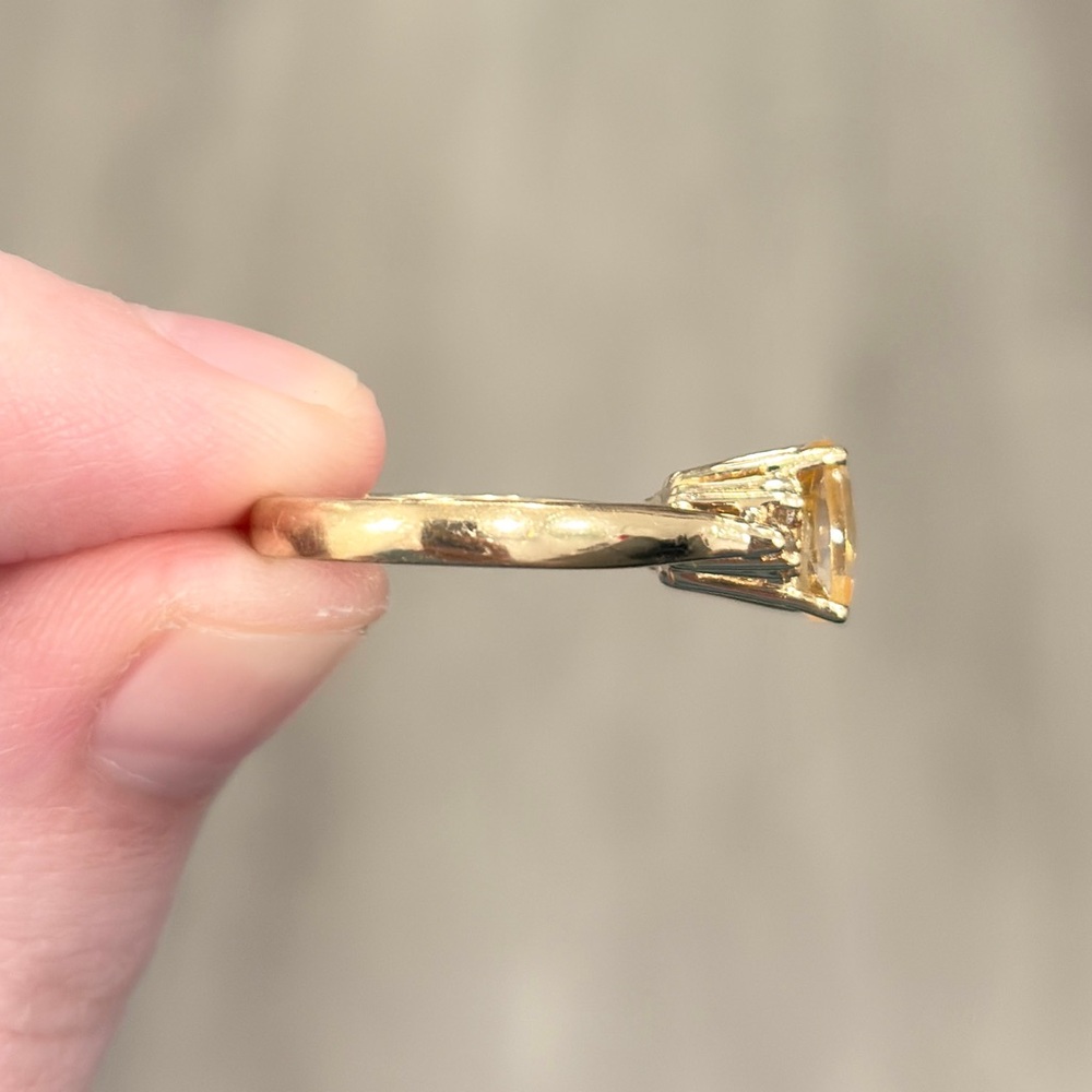 Vintage 14K Citrine Diamond Ring, Light Yellow Oval Solitaire Dainty Size 6.75 - Picture 12 of 14